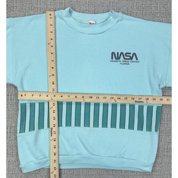 Vintage NASA Sweatshirt Womens Medium Kennedy Space Center Florida Made USA 80s - Picture 2 of 15